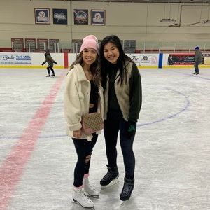 Meet your Poshers, Mel and Jess!